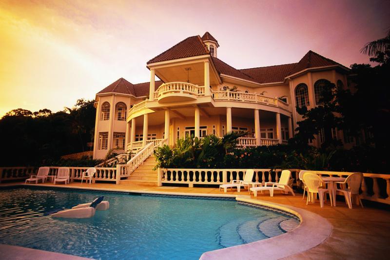 Homes with Swimming Pools