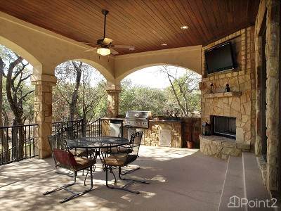 Kitchen  on At It S Best With Outdoor Kitchen  Fireplace  And Tv That Conveys