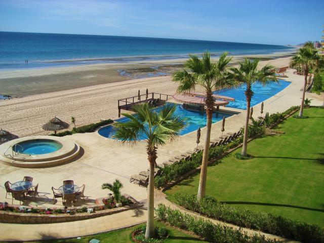 Puerta Privada Luxury Resort on Sandy Beach