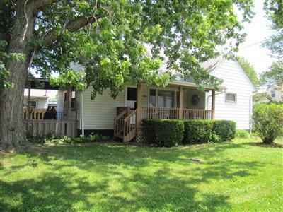 4060 Ivanhoe, Sheffield Lake, Ohio, 44054, SOLD HOME, 3 bedroom bungalow, cape cod, double lot, wooded, circular drive, basement, lake erie view, $55000
