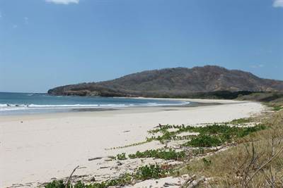NEW LISTiNG! BEACHFRONT ESTATE OPPORTUNITY  ON PRISTINE Playa Ventana, Guanacaste