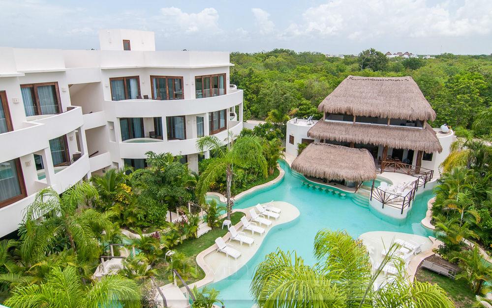 Intima Resort, Tulum, Quintana Roo, by Rob Kinnon