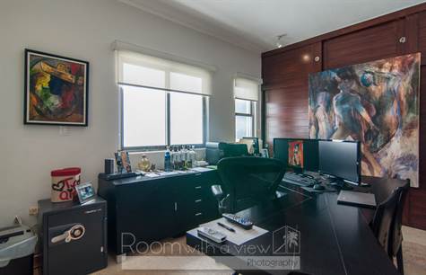 office-luxurious-downtown-penthouse