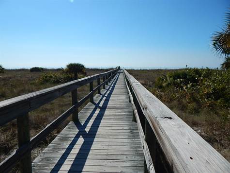 Boardwalk leading out to the 7 mile island.