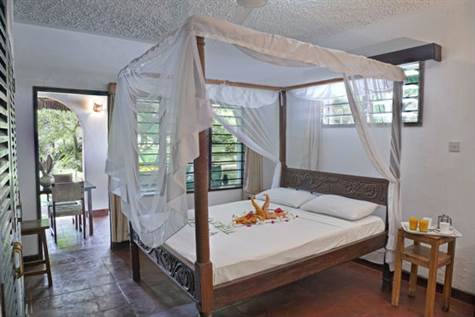 Elegant beds for the Kenya holidays accommodation