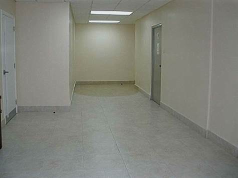 Barbados Luxury,  Empty hallway