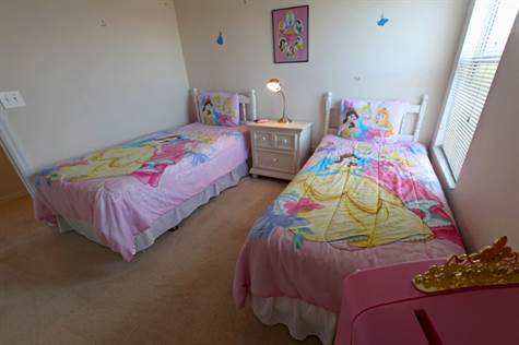 Upstairs-Twin-Princess-Bedroom