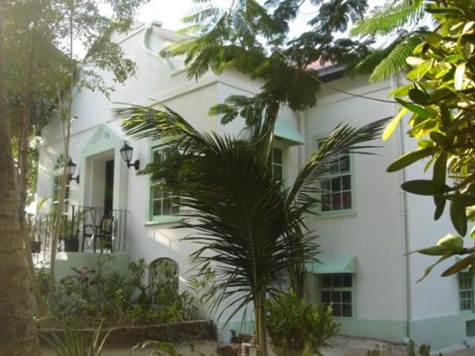 Barbados Luxury, Side-view of the back