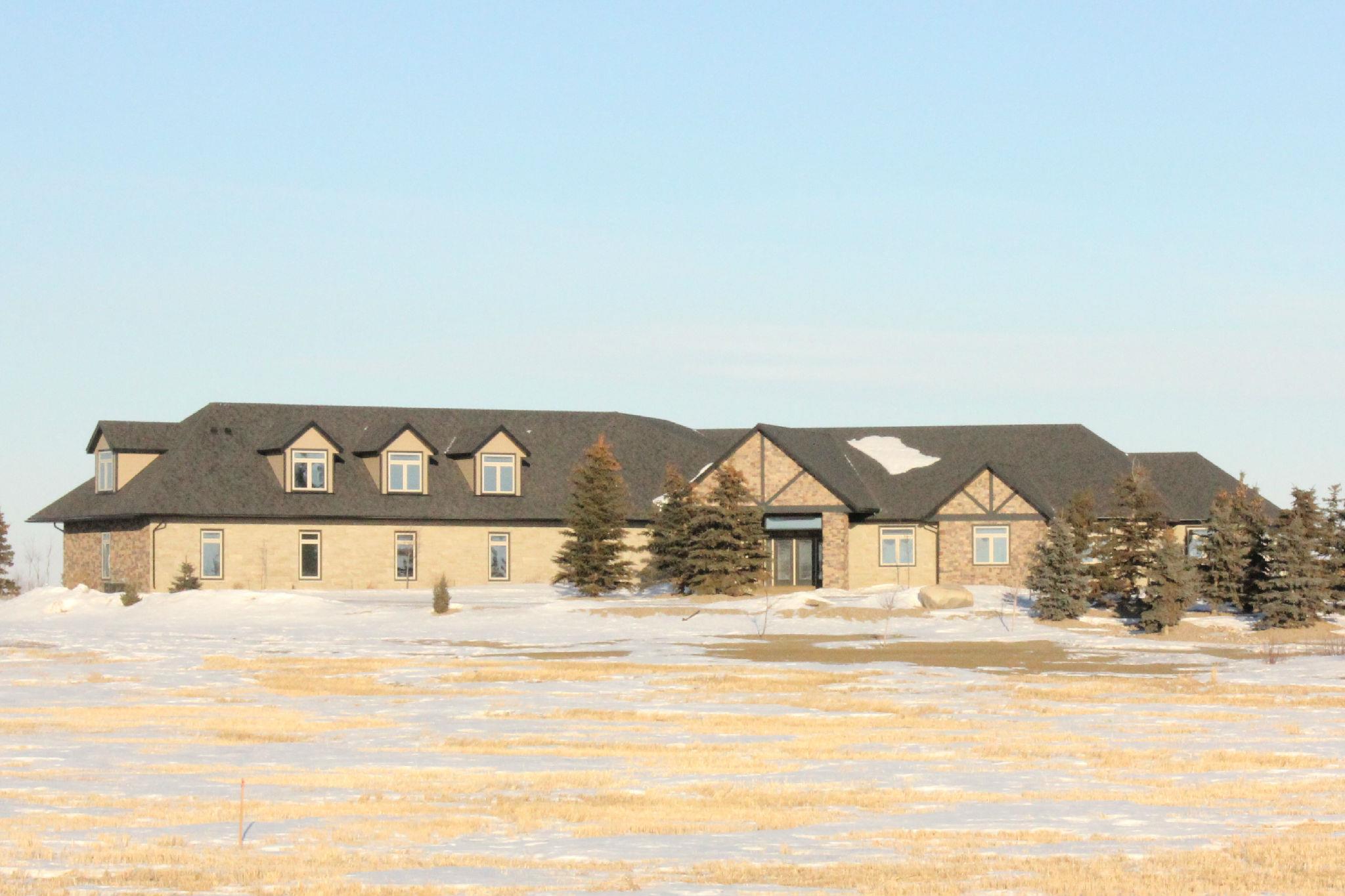 Rosetown Executive Acreage, Rosetown, Saskatchewan, For Sale by Tim Hammond