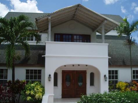 Barbados Luxury,     Close-up of Entrance