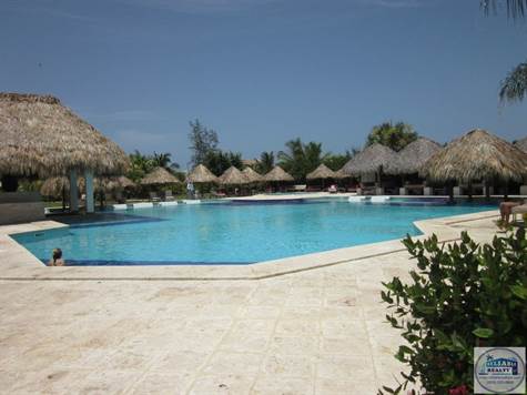 Cocotal large community pool