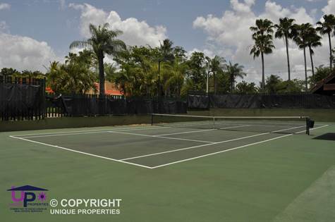Tennis courts/Clay floor