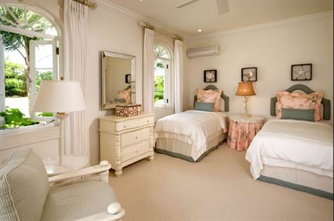 Barbados Luxury,  Bedroom with twin-beds and vanity station