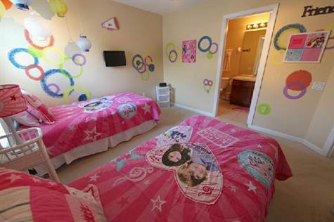 Twin-Pink-Bedroom-2
