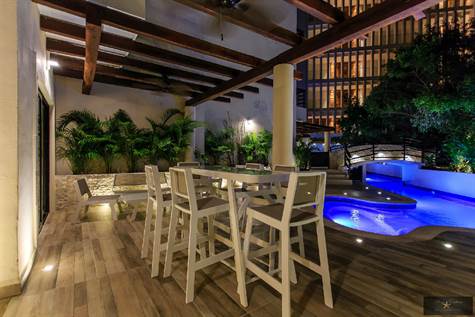 Private Terrace & Private Pool