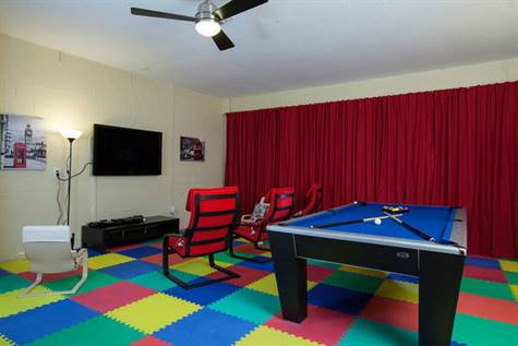 Games room with PS3