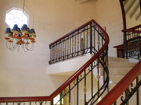 Barbados Luxury,   Full-shot of Staircase