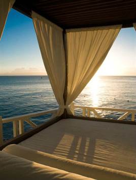 Barbados Luxury, Cove Spring House terrace bed