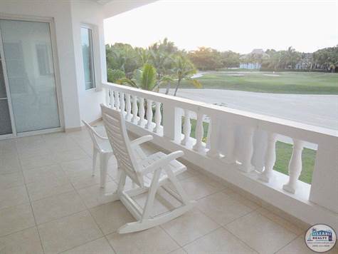 2nd floor balcony with golf view