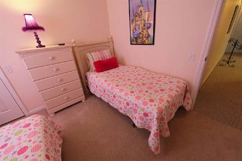 Twin-Pink-Bedroom