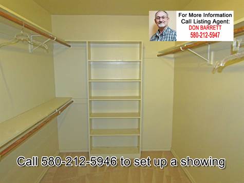 Master Suite Walk-in Closet 308 W Fisher Lane, Home for sale 10 acres call Integrity Real Estate Services 580-212-5946