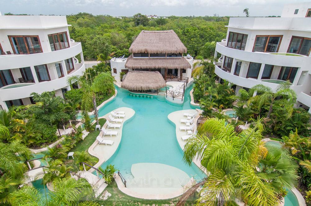 Intima Resort, Tulum, Quintana Roo, by Rob Kinnon