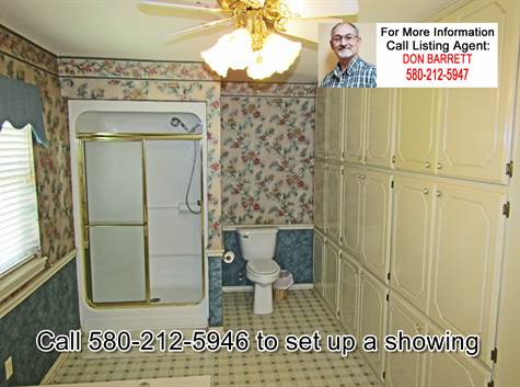 Master Bath 308 W Fisher Lane, Home for sale 10 acres call Integrity Real Estate Services 580-212-5946