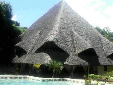 Four bedroom self catering accommodation in Malindi