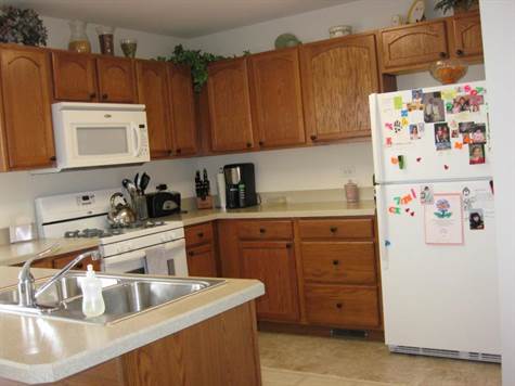 All Applianced Roomy Kitchen