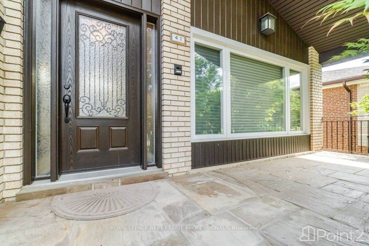 41 Rockland Dr, Other, ON M2M5Y8 Photo 4