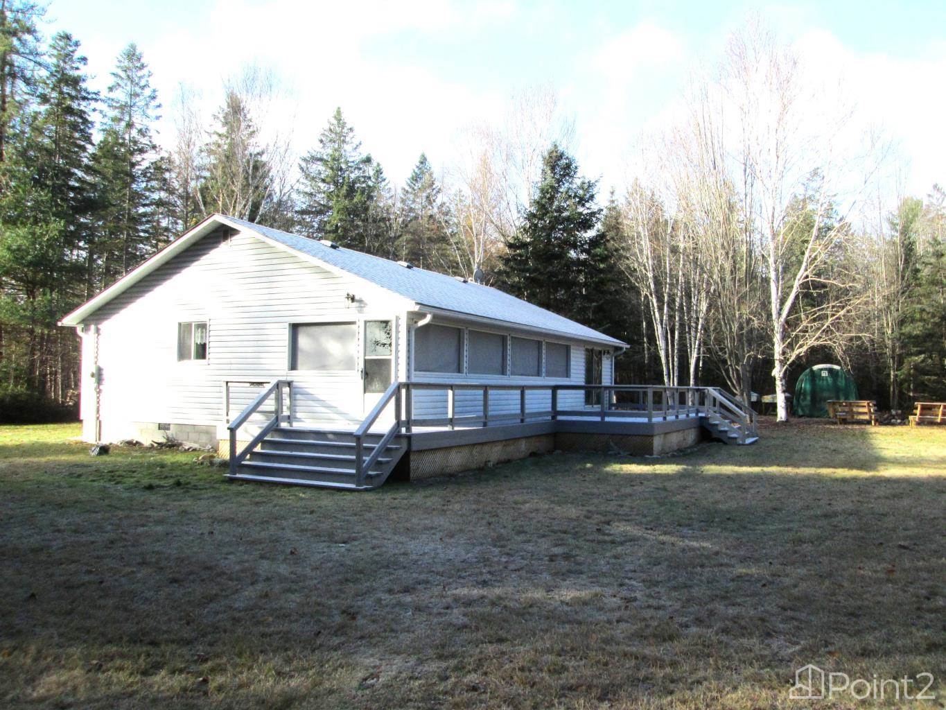174 Paradise Landing Road, Maynooth, ON K0L2S0 Photo 4