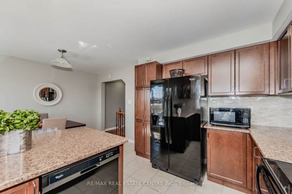 92 Bannister Cres, Brampton, ON L7A4H4 Photo 6