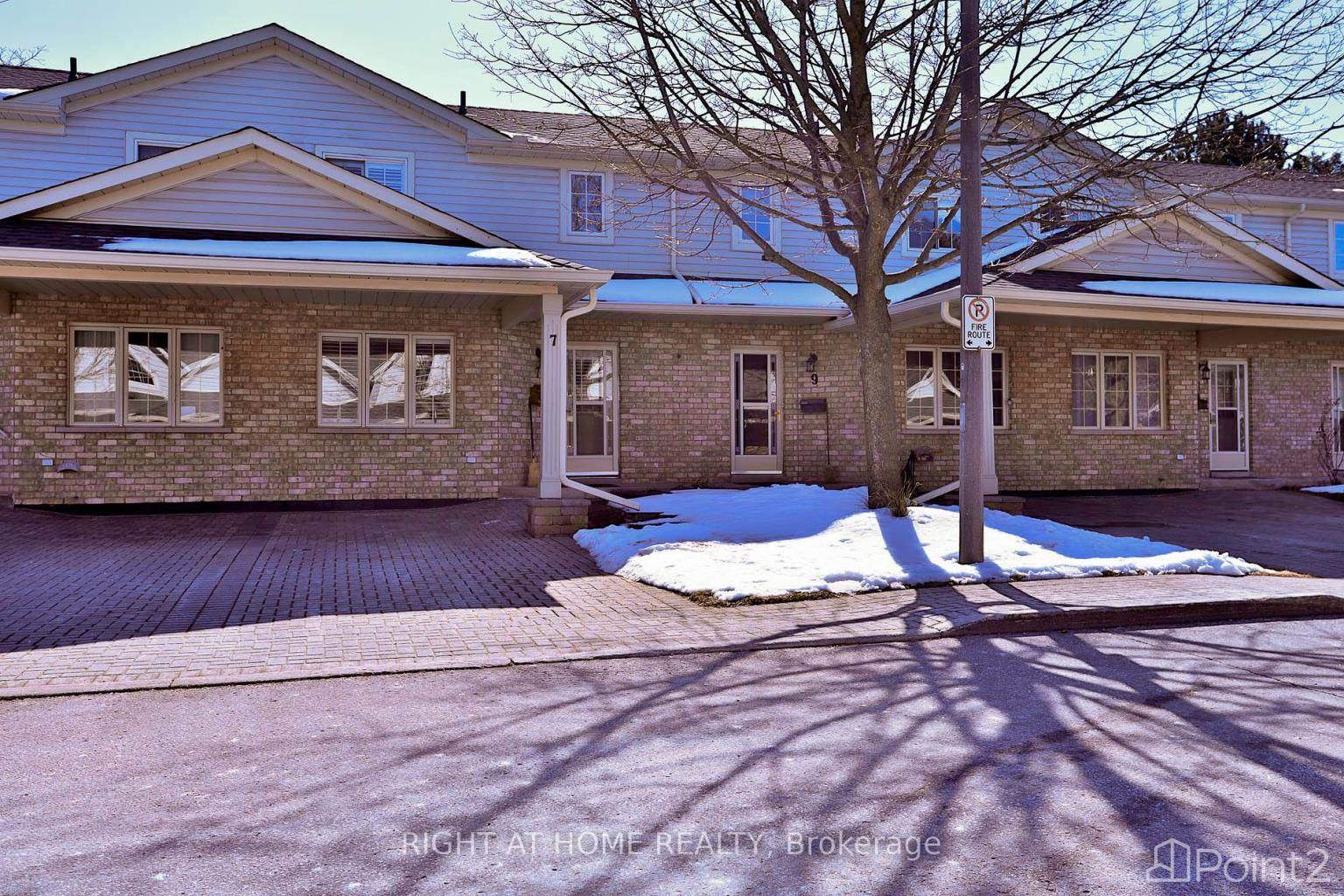 9 Wentworth Dr, Grimsby, ON L3M5H9 Photo 3