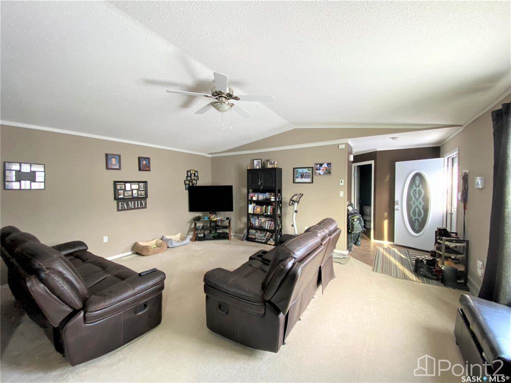 9 Golfview Crescent, Kindersley, SK S0L1S1 Photo 4