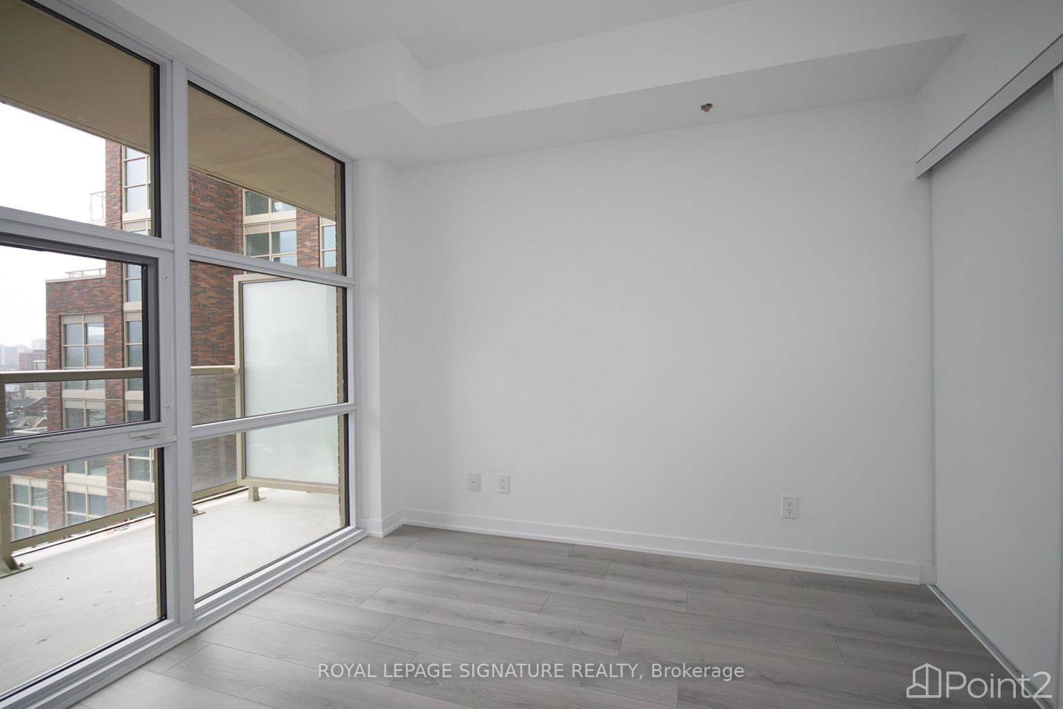 1787 St Clair Ave West, Toronto, ON M6N0B7 Photo 7