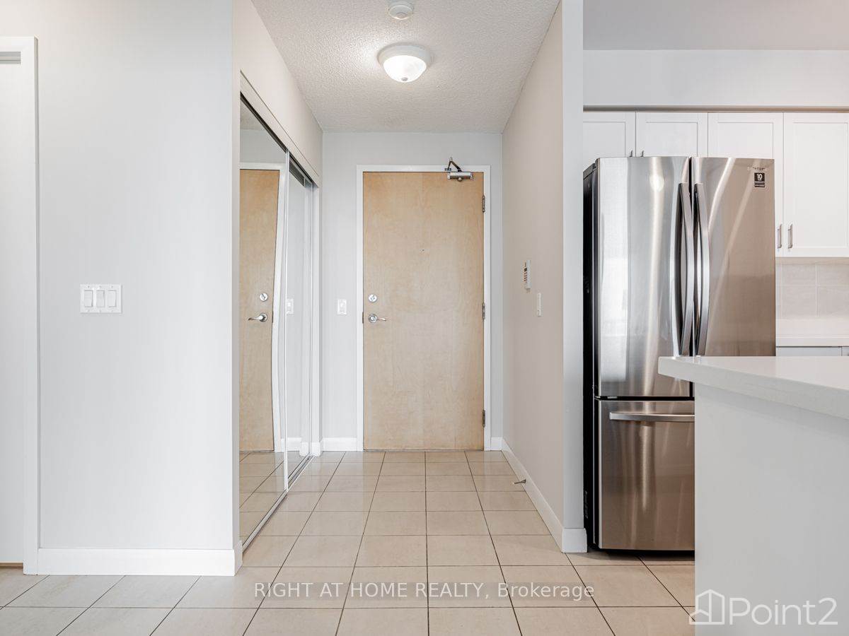 4968 Yonge St, Other, ON M2N7G9 Photo 7