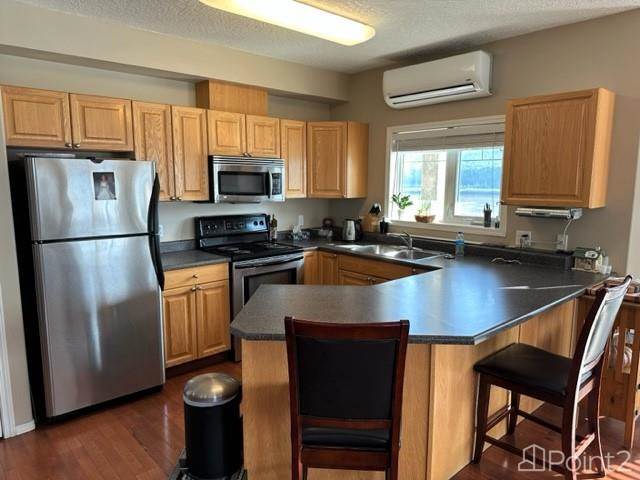 9810 94 Street, Peace River, AB T8S1A0 Photo 3
