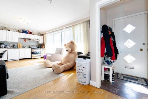 262 Park Home Ave, Toronto, ON M2R1A3 Photo 5