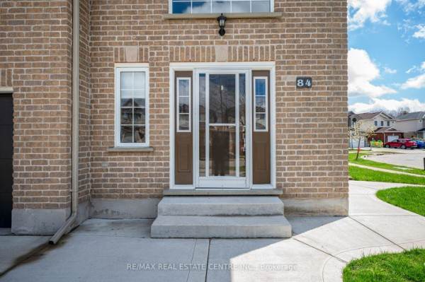 84 Everglade Cres, Kitchener, ON N2E3Y5 Photo 2