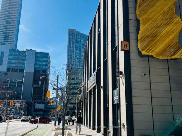 60 Shuter St, Toronto, ON M5B0B7 Photo 2