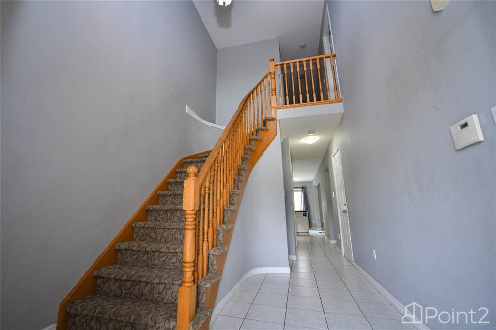 55 Townmansion Drive, Hamilton, ON L8T5A6 Photo 6