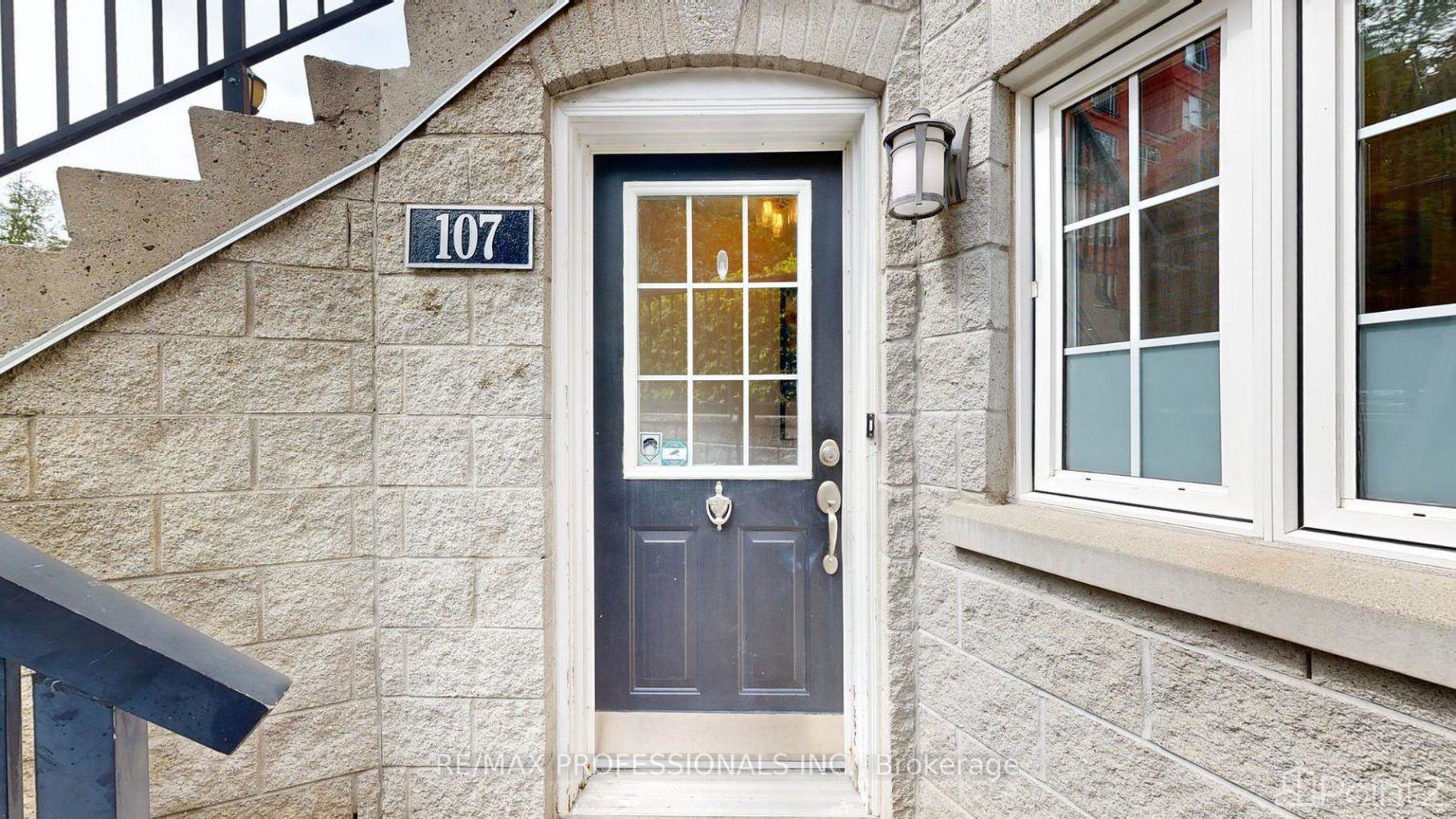 262 St Helens Ave 107, Toronto, ON M6H4A4 Photo 4