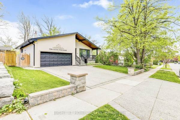 1266 Silver Spear Rd, Mississauga, ON L4Y2X1 Photo 2