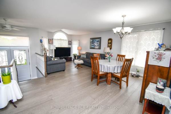 30 Marsellus Dr, Barrie, ON L4N8S6 Photo 5