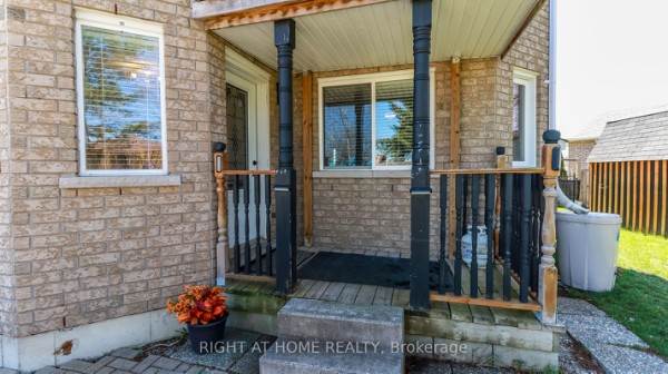 39 Whitfield Cres, Springwater, ON L0L1P0 Photo 7