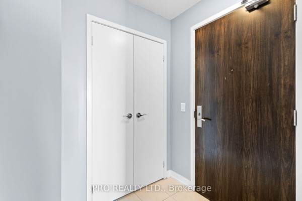840 Queens Plate Dr, Toronto, ON M9W0E7 Photo 3