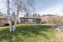 26 Roslyn Rd Barrie Ontario, Barrie, ON L4M2X6 Photo 1