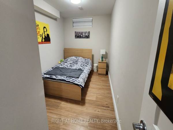 229 Tall Grass Cres, Kitchener, ON N2P0G8 Photo 2