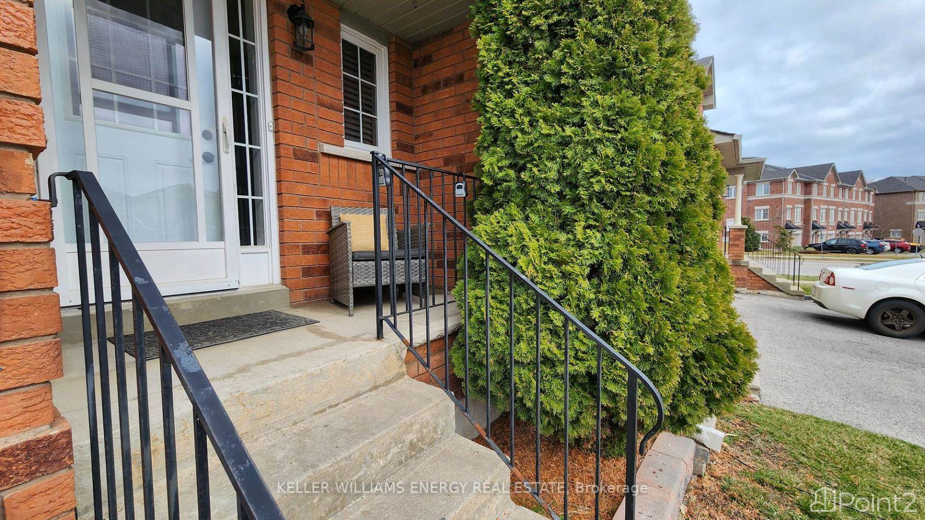 5 Somerscales Dr, Bowmanville, ON L1C5B6 Photo 2