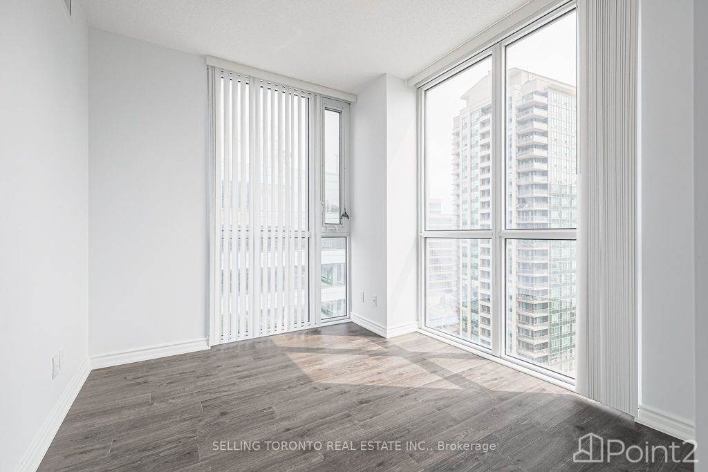 5180 Yonge St, Other, ON M2N0K5 Photo 4